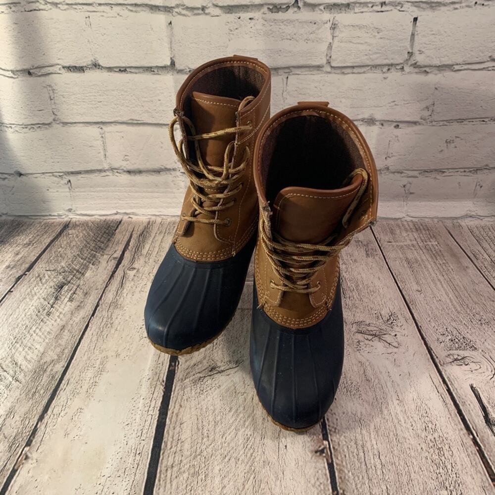 KHOMBU Women’s “Letty” Navy Duck Boots / Size: 7